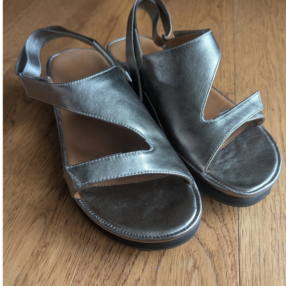 L'Amour Des Pieds Sandals Silver Metallic Leather Slingback 9.5M Hook & Loop